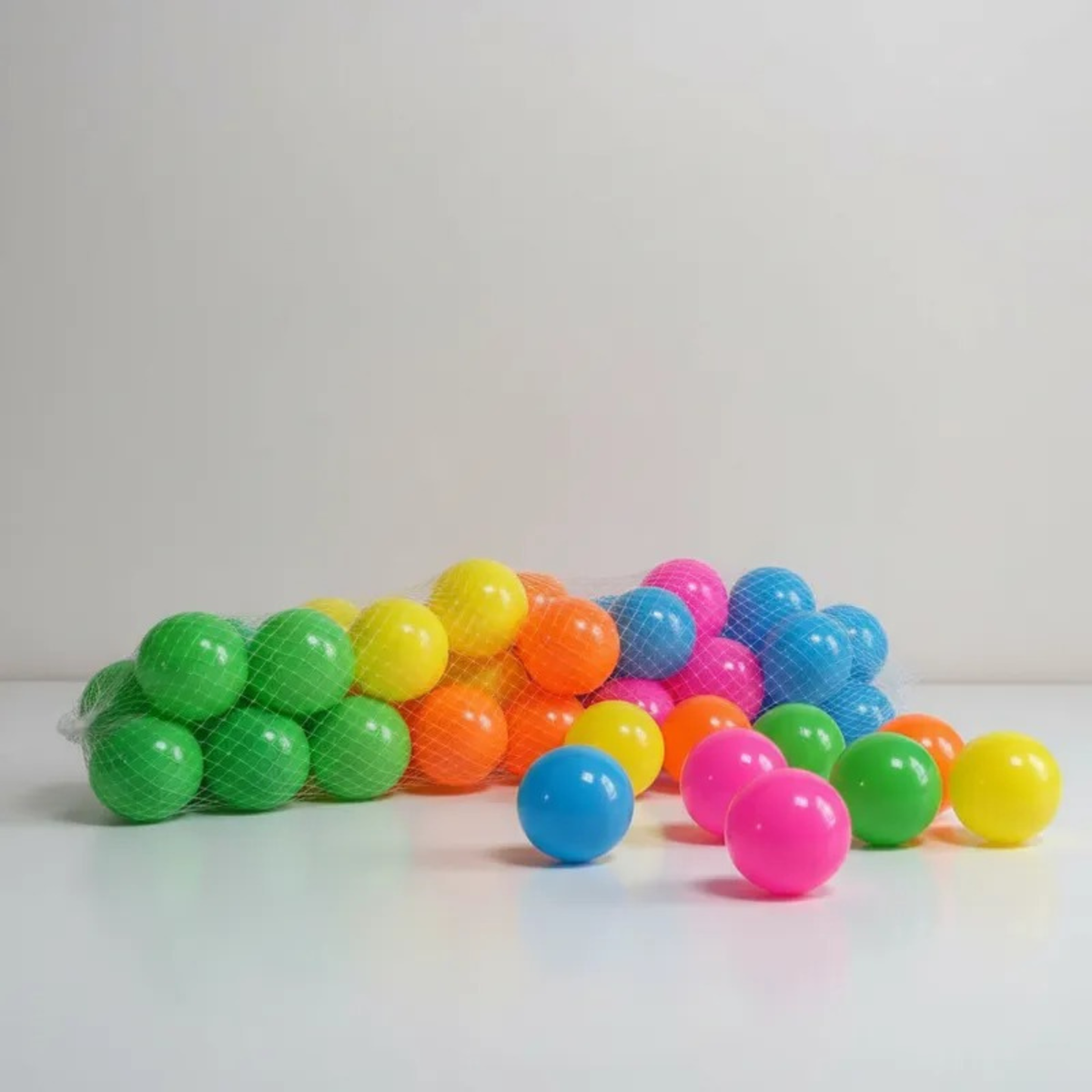 Pelotas Multicolor para Pelotero, Piscina, Corral - 50 Unidades