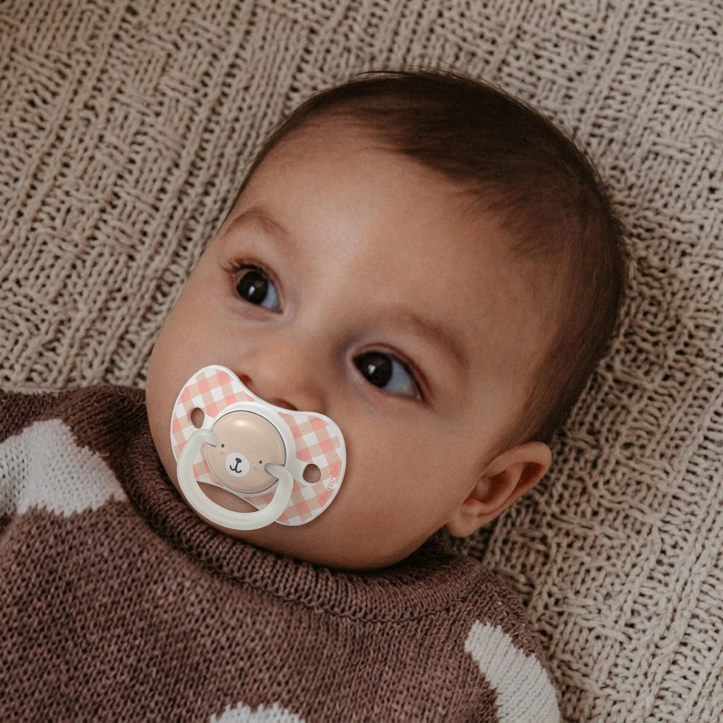 Set x2 Chupetes Fisiológicos Nocturnos 6-18 Meses - Suavinex Rosa Osito