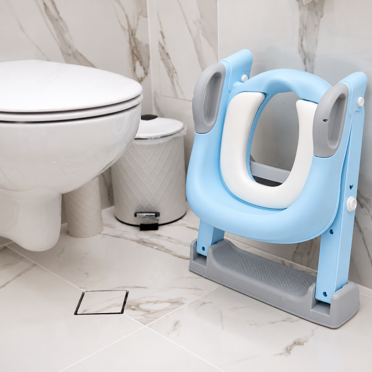 Reductor de Inodoro para Niños Kikkaboo con Escalera y Asiento Adaptador – Plegable Celeste