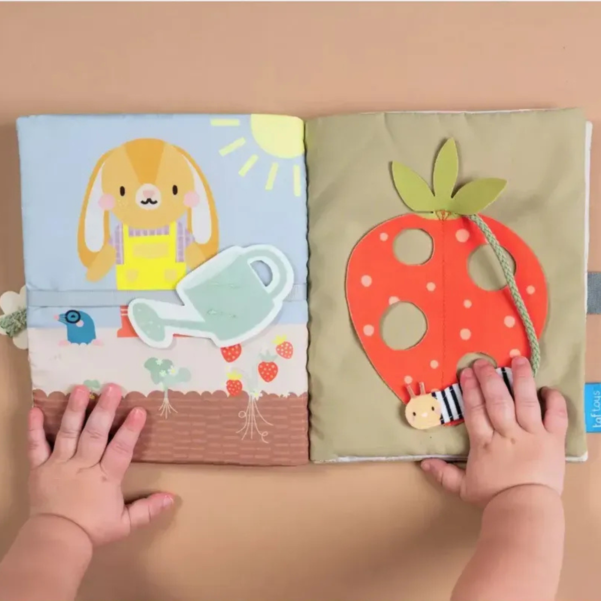 Mi Primer Libro de Actividades para Bebé - Taf Toys